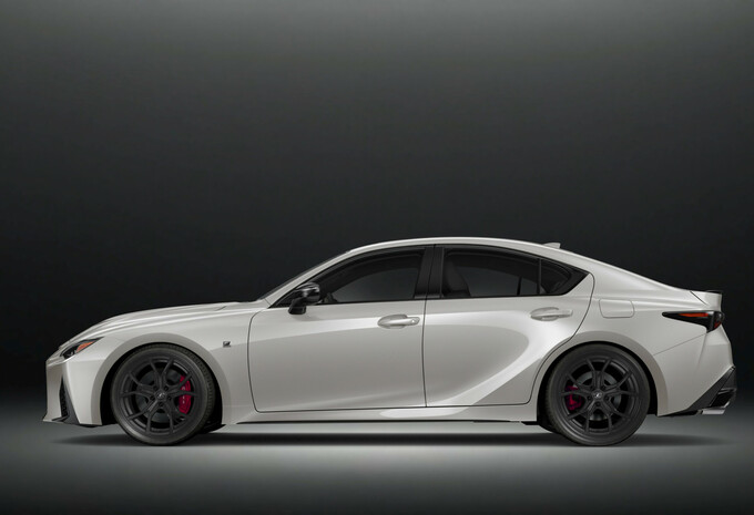 Lexus IS500 Ultimate : vous avez la nostalgie des gros moteurs ? #1