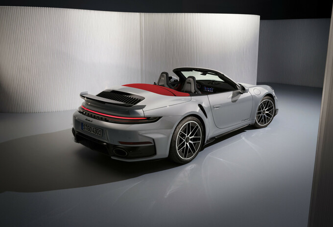2025 Porsche 911 Turbo S T-Hybrid