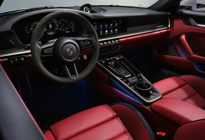 2025 Porsche 911 Turbo S T-Hybrid