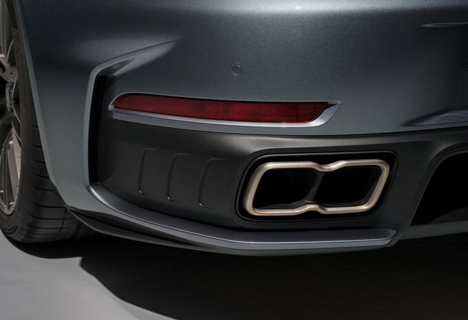 2025 Porsche 911 Turbo S T-Hybrid