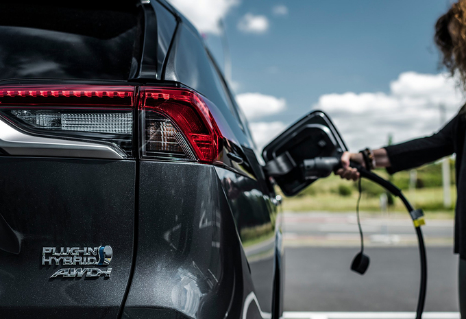 App Toyota Chargeminder helpt PHEV-rijders met opladen