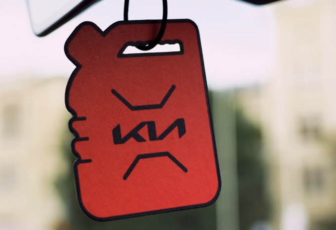 Arbre Magique à la Kia: luchtverfrisser met benzinegeur