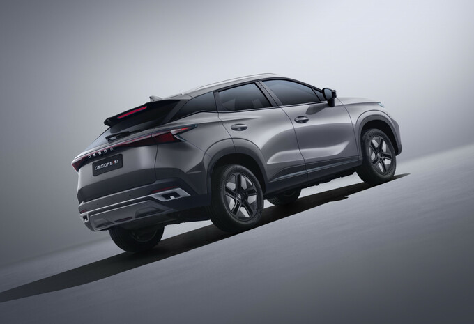 Officieel: Omoda 5 SHS-H (2025) - hybride met 1000 km rijbereik