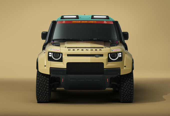 Land Rover Defender Dakar D7X‑R : à l'assault du désert #1