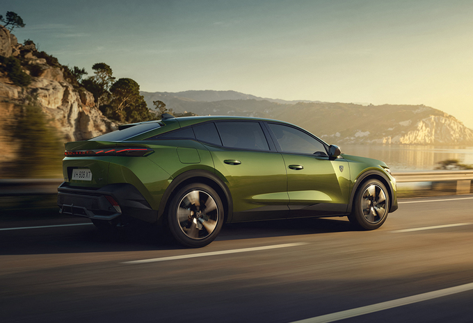 Peugeot 408 & E-408, premières mondiales françaises à Bruxelles #3