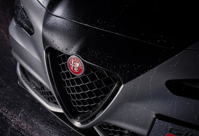 Officieel: lfa Romeo Giulia Quadrifoglio Luna Rossa (2026) - wereldpremière Autosalon Brussel