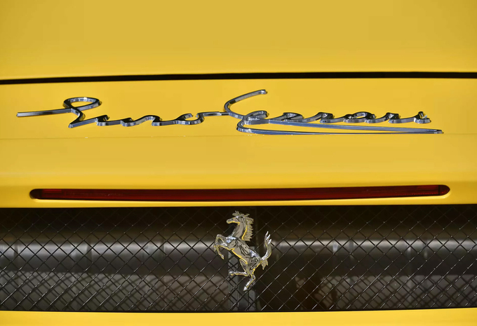 La Ferrari Enzo 2003 peinte en Giallo Modena vendue aux enchères pour un montant record #5