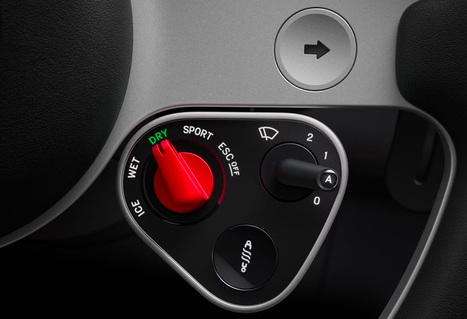 Ferrari Luce : la première électrique dévoile son habitacle #7