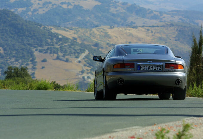 Les oldtimers oubliées: une Aston Martin DB7 plutôt qu’une Ferrari 550/575 ? #4