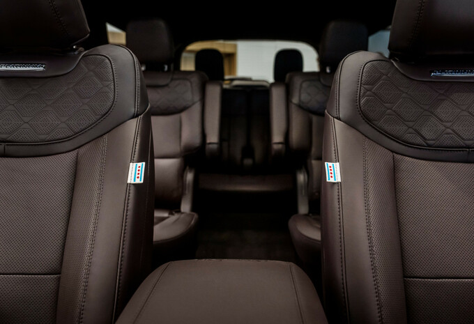 Ford schenkt Paus Leo XIV een pausmobiel met gepersonaliseerde nummerplaat