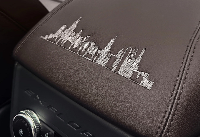 Ford schenkt Paus Leo XIV een pausmobiel met gepersonaliseerde nummerplaat