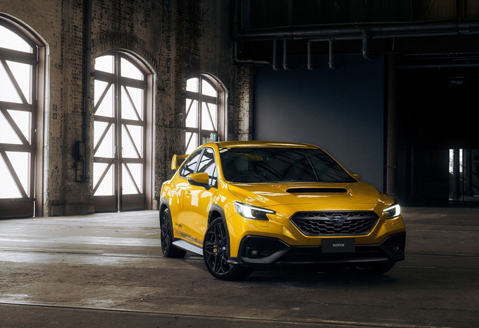 Geen gouden velgen, deze speciale Subaru heeft een gouden koetswerk  #1