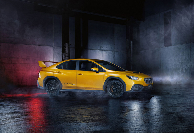 Geen gouden velgen, deze speciale Subaru heeft een gouden koetswerk  #2