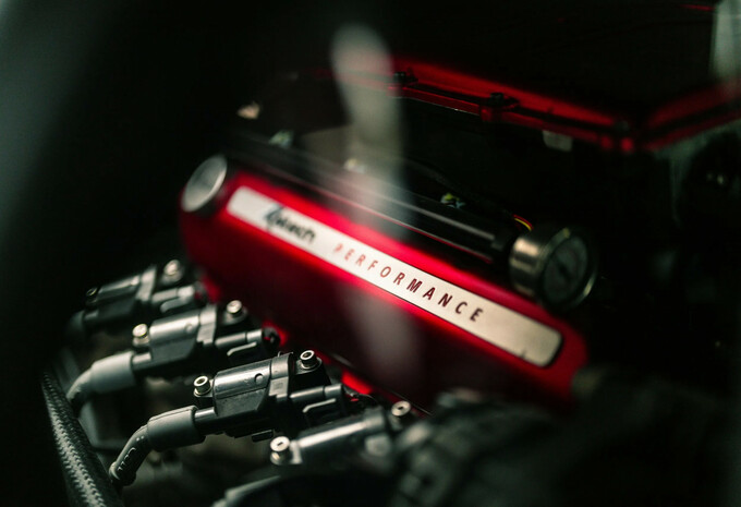 Officieel: Ferrari F6 (Gas Monkey Garage) - Testarossa met zes wielen