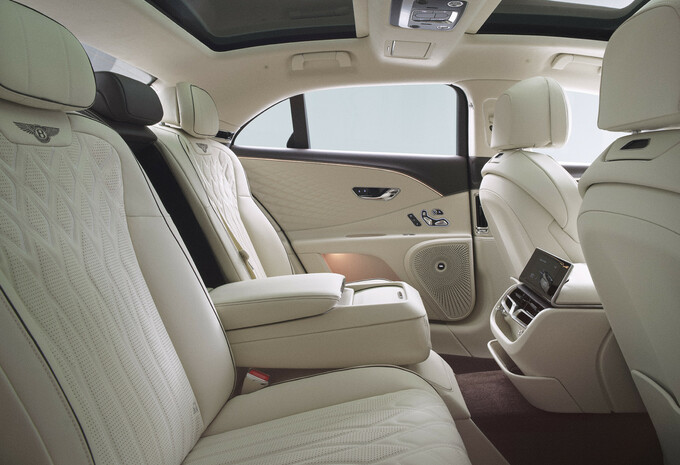 Officieel: Bentley Flying Spur (2026) - facelift met enkele koplampe