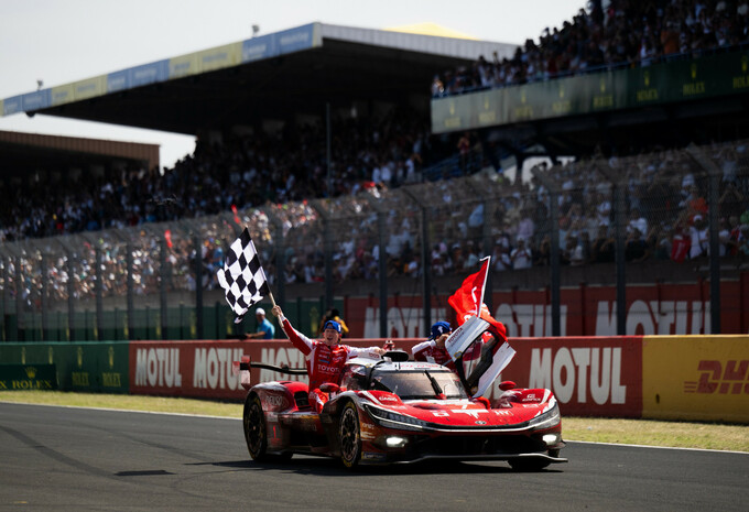 24 Uur van Le Mans (2026): Toyota wint na ware nagelbijter