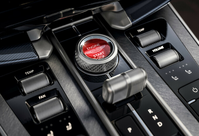 Aston Martin Vanquish 25 viert een kwarteeuw V12-glorie #8