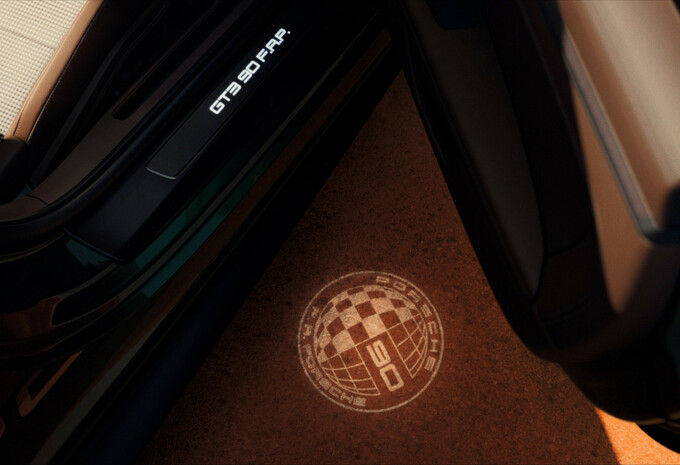 Trop banale la 911 GT3 ? Alors voici la Porsche 911 GT3 90 F. A. Porsche ! #12