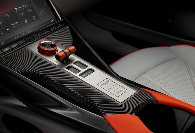 Officiel: Aston Martin Valen V12 by Q (2026) -  Monterey Car Week 