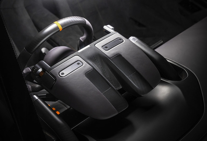 Echte handbak en hydraulische stuurbekrachtiging voor nieuwe McLaren Mcl 6GT #15