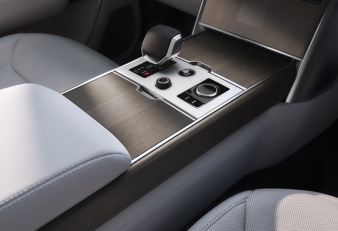 Range Rover Electric (2026) : 550 ch, 600 km d’autonomie et recharge en 22 minutes #18
