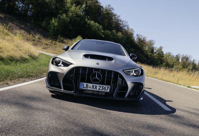 Officieel: Mercedes-AMG CLE 646 Spezialanfertigung V8-BITURBO (2026)