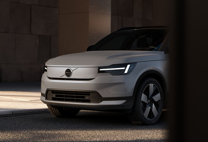 Volvo EX40/EC40/XC40 (2027) : les électriques plus abordables et l'essence plus onéreuse #17