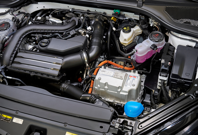Officieel: Skoda Octavia Hybrid (2027) - zelfopladende hybride (zonder stekker)