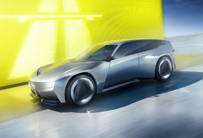 Opel tente de réinventer le break avec le STX Concept #9