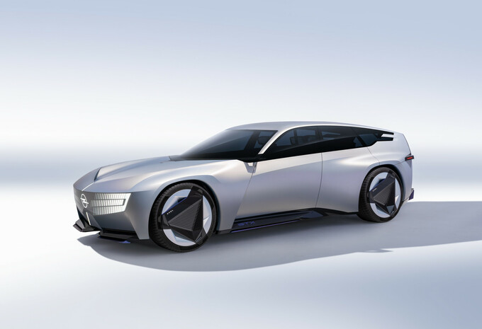 Opel tente de réinventer le break avec le STX Concept #4