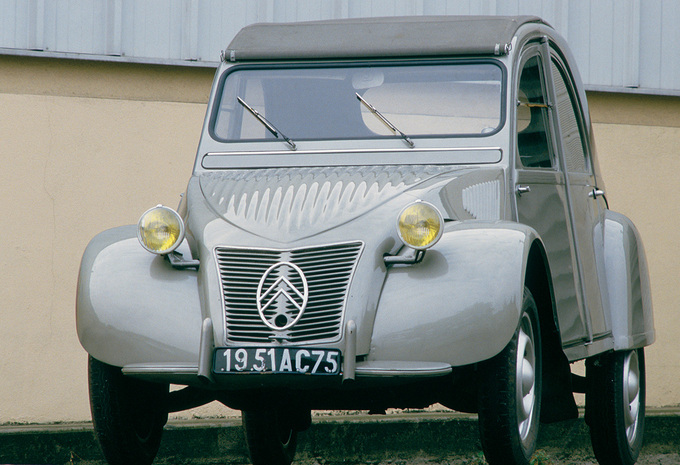 Old_Citroën_2CV