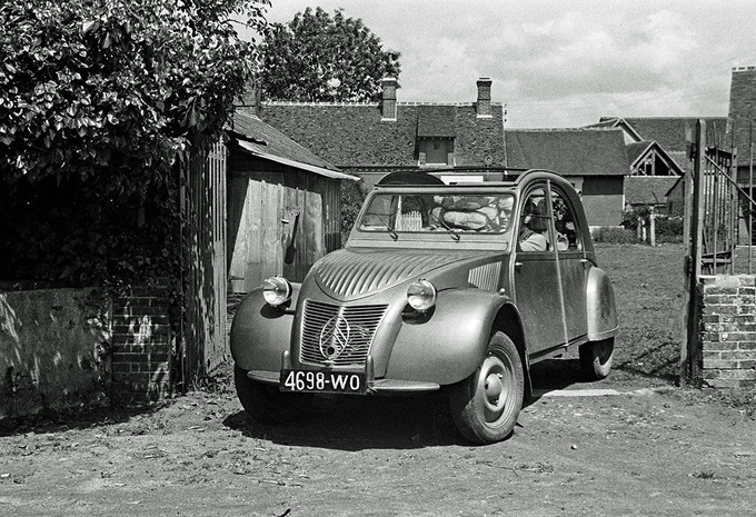 Old_Citroën_2CV