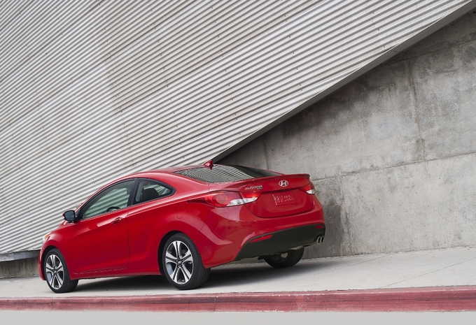 Hyundai Elantra Coupé #2