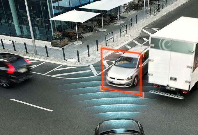 Nieuwe veiligheidssystemen en hybride voor XC90 #2