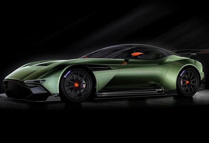 Salon van Genève 2015: Aston Martin Vulcan voor op circuit #1