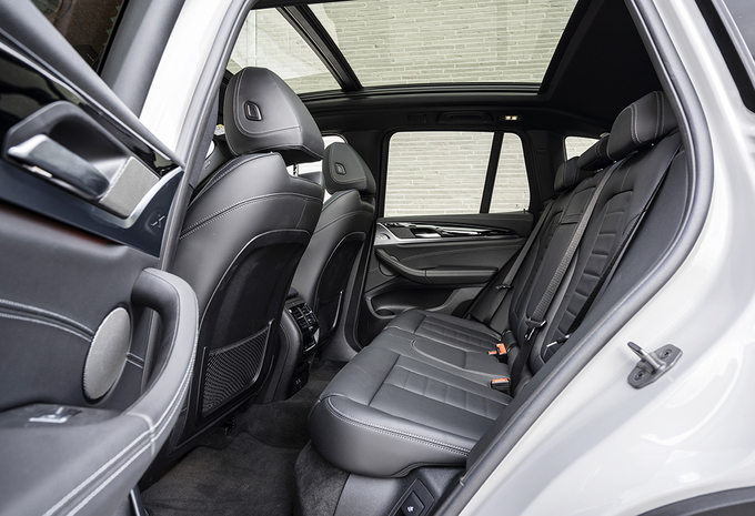 2 SUV électriques : BMW ix3 vs Volvo XC40 Recharge #12