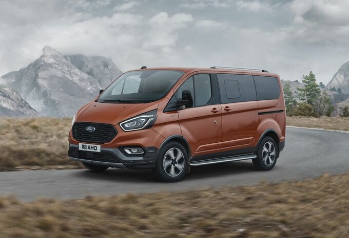 Images Ford Tourneo Custom Active : van familial façon crossover