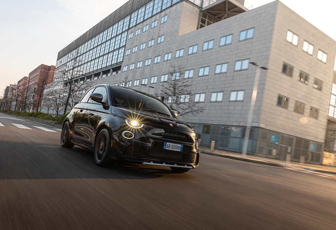 Review 2023 Abarth 500e Electric