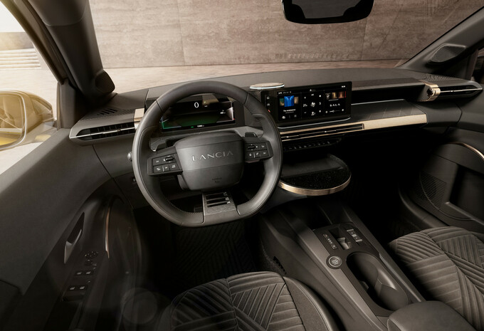 Review Lancia Ypsilon Hybrid