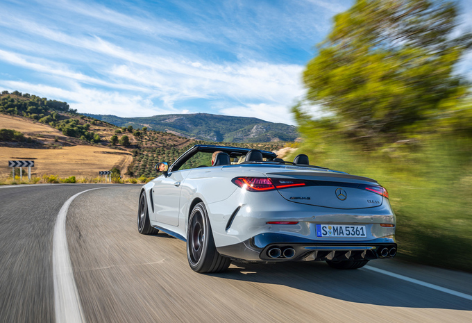 Review Mercedes-AMG CLE 53 Cabriolet (2025)