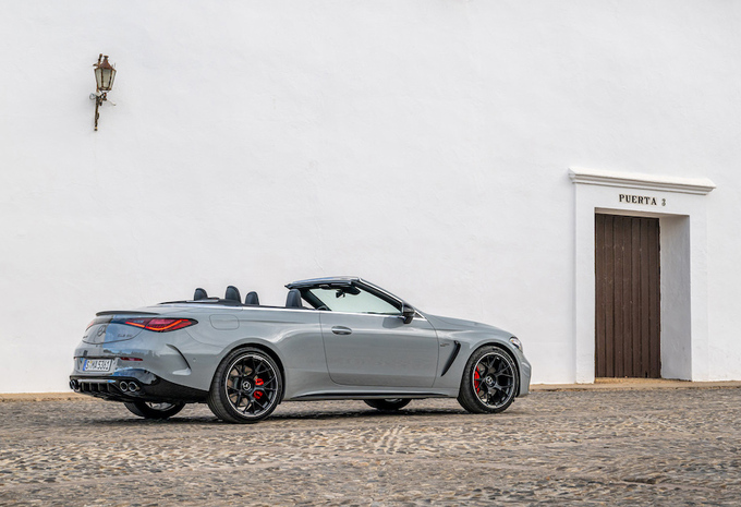 Review Mercedes-AMG CLE 53 Cabriolet (2025)