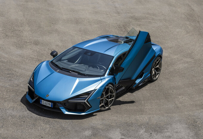 Review Lamborghini Revuelto (2024)