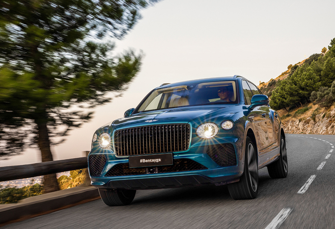 Review Bentley Bentayga EWB Azure Riviera Collection (2025)