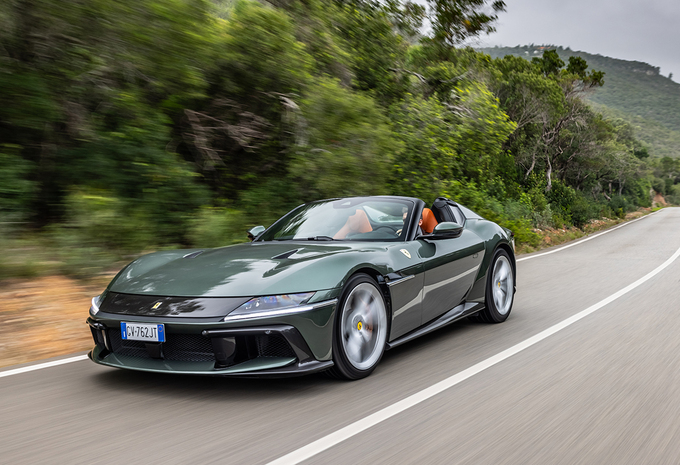 Review Ferrari 12Cilindri Spider (2025)