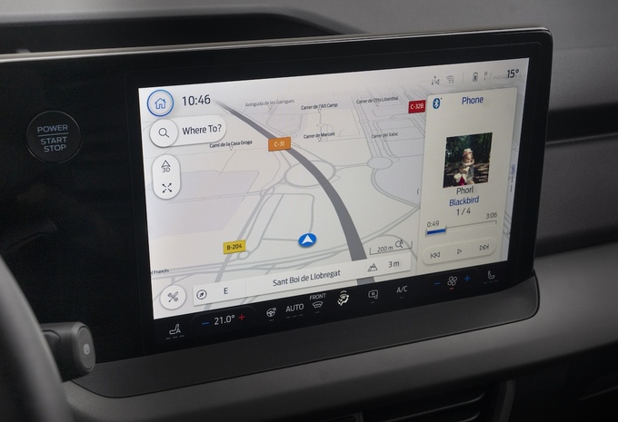 Review Ford e-Transit Courier (2025)