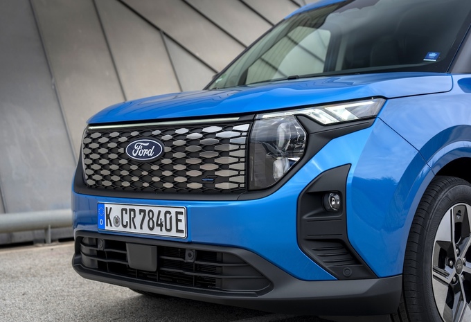 Review Ford e-Transit Courier (2025)