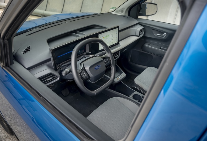 Review Ford e-Transit Courier (2025)