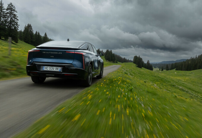 Review DS N°8 (2025) - eerste test AutoGids