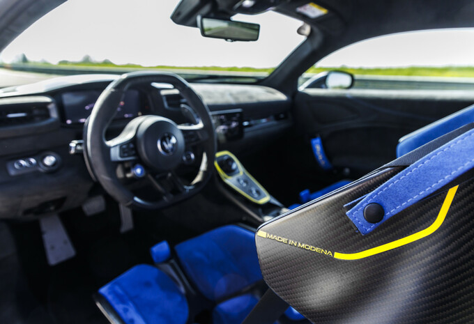 Review Maserati MC20 GT2 Stradale (2025) - test AutoGids