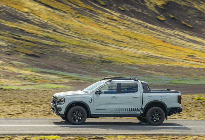 Review Ford Ranger PHEV Stormtrack (2025) - eerste test AutoGids